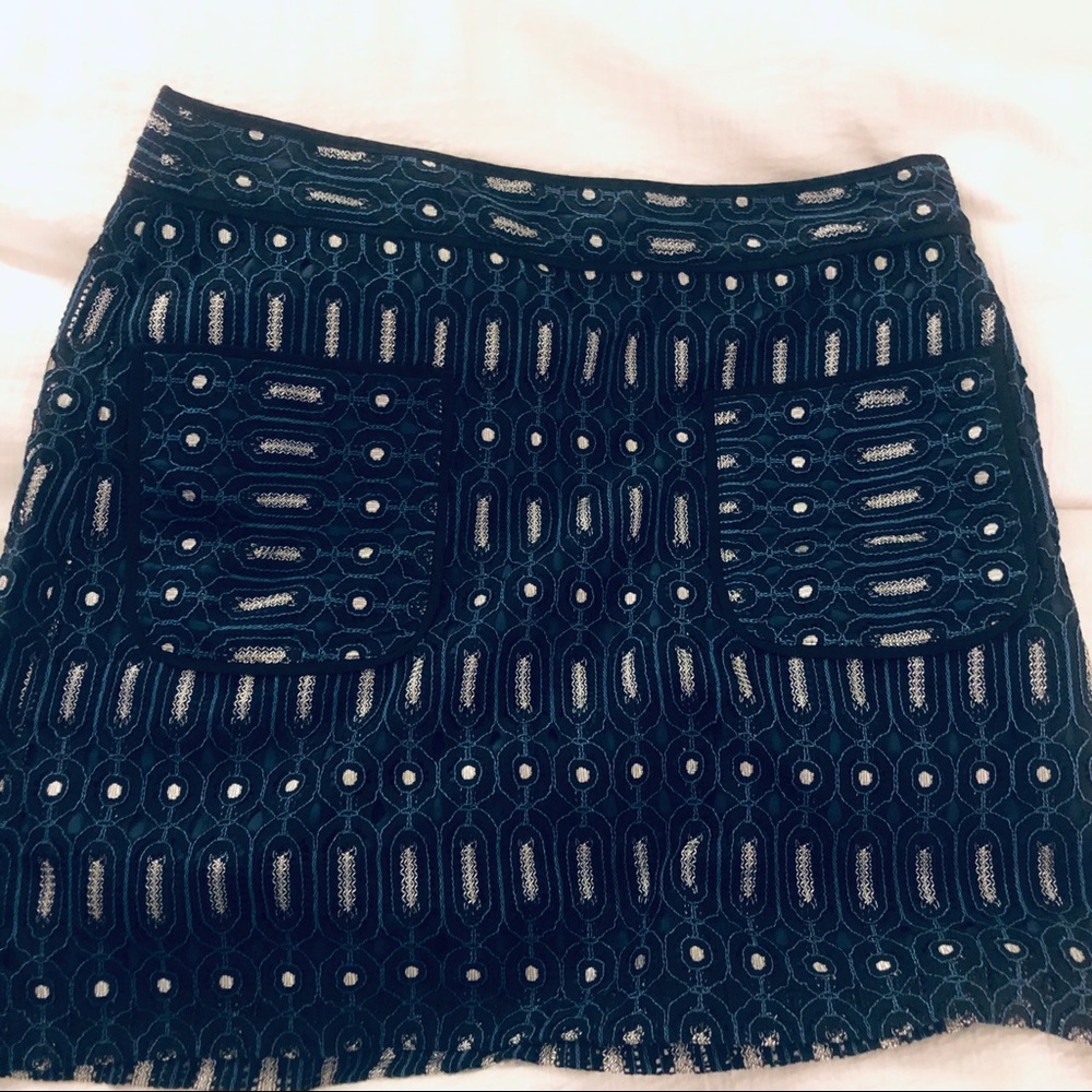 💕💕LOFT Lace Overlay Mini Skirt with POCKETS!!💕 I repeat.. pockets!